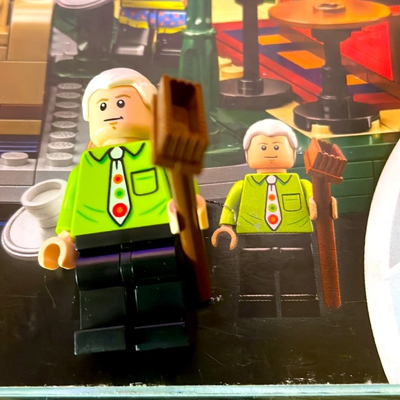 Lego Ideas Friends Central Perk Minifigures - Picture 10 of 13